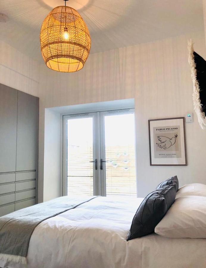 See Our Amazing Score At The Kepties - 5 X Luxurious Serviced Apartments - With Gardens - Fully Equipped - Free Parking - By Orion Short Stays - See Our Other Individual Listings --- This Is For Brand Awareness Only --- Arbroath Bagian luar foto